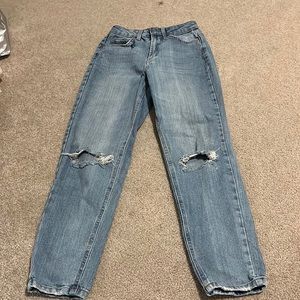 Hello! I’m selling jeans from target also Wild fable!